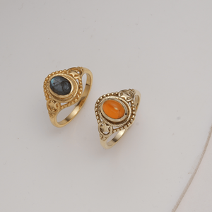 Bague ovale artisanale Moku Jewellery en cornaline naturelle et laiton, sertie clos, style glamour, pierre de naissance de septembre pour femme - Product Image 5