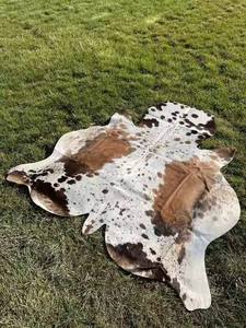 Wholesale supply cowhide rug organic phosphorus Tanned hair on cowhide natural large cowhide cow skin - Product Image 3