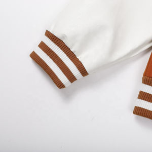 Chaqueta Varsity de Lana Tejida Unisex Personalizada OEM, Cuello Alto, Acolchada para Invierno, Transpirable, Resistente al Viento, con Letra Individual para Jóvenes - Product Image 2