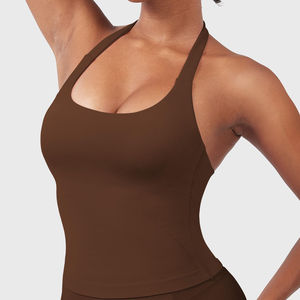 Fabricant sur mesure de débardeurs courts pour femmes, logo personnalisé sur le devant, 100% polyester, fabriqué au Pakistan pour les acheteurs en gros mondiaux - Product Image 3