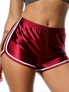 Shorts de Satén de Cintura Alta para Mujer, Color Rojo Sólido con Ribete Blanco, Transpirables, de Secado Rápido, Estilo Deportivo, Cintura Elástica, Corte Regular - Product Image 5