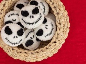Adornos de Cabeza de Esqueleto Cosidos a Mano en Fieltro Ecológico Blanco, Decoración de Halloween DIY, Apliques de Costura, Materiales para Manualidades - Product Image 1