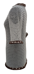 Camisa de malla de aluminio hecha a mano con ribete de cuero, armadura de media manga para recreación histórica de caballero unisex adulto - Product Image 4