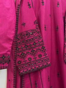 Robe Anarkali longue brodée lavande pour femme, tenue traditionnelle indienne et pakistanaise pour mariage, coupe ample en polyester - Product Image 4