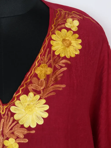 Caftán largo midi negro Kainat de cachemira ligera bordada, estilo casual, con bordado Aari. - Product Image 3