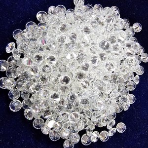 Diamantes Sueltos Cultivados en Laboratorio de 3.70mm a 3.79mm, Corte Brillante DEF VVS VS, Excelente Corte Pulido, Melee de 1 Quilate, Venta al Por Mayor R&K GEMS HK35 - Product Image 1