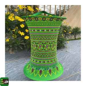 Lanterne en coton brodée 99 GOLD DATA, cylindrique, faite à la main, en tissu traditionnel Hmong, décoration pour les intérieurs de boutiques, hôtels, cafés - Product Image 3