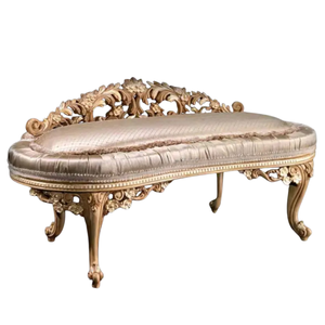 Juego de Dormitorio de Lujo Europeo Clásico de Madera de Caoba con Tapicería y Tallado a Mano para Uso en Villas, Apartamentos y Hoteles en Indonesia - Product Image 6