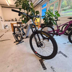 Bicicleta de Montaña Santa Hightower 4 CC X0 AXS RSV 2025 Nueva, Construcción de Aluminio y Acero de Grado Industrial, Garantía de 3 Años - Product Image 1