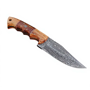 Couteau de chasse Damas personnalisé avec lame à motifs distinctifs et poignée en bois dur pour équipement de plein air - Product Image 2