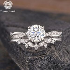 Bague de fiançailles en or rose et argent avec moissanite certifiée IGI, taille coussin, sertie de griffes, bande pavée, pour femme, romantique - Product Image 5