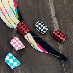 Anneau de bandana en cuir façonné à la main de style western, porte-écharpe à motif damier, design durable, manchette de bandana pour style cowboy et cowgirl - Product Image 4