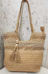 Sac fourre-tout en paille bicolore grande capacité pour femme, sac à bandoulière avec fermeture éclair et pompon, portable pour la plage, les voyages et l'usage quotidien - Product Image 3