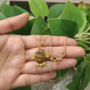 Colgante de Latón Chapado en Oro de 18k con Ojo de Tigre Natural Tallado, Collar Minimalista de Moda para Bodas y Cumpleaños, Joyería Elegante para Uso Diario - Product Image 2
