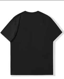 เสื้อยืดผู้ชายเนื้อผ้านุ่มพิเศษ สวมใส่สบาย เหมาะสำหรับฤดูร้อน ผลิตจากวัสดุรักษ์โลก ตกแต่งด้วยผ้าเดนิม ผ้าบาติก ผ้าคอร์ดูรอย ผ้าฝ้าย 100% พร้อมลายปะติด - Product Image 2