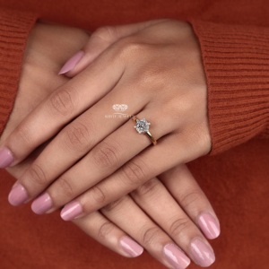 แหวนหมั้นเพชรทรงมงกุฎแบบเพาะเลี้ยงในห้องปฏิบัติการ ทอง 14K ประดับด้วยวงแหวนรอบแบบซ่อน สำหรับเจ้าสาว งานแต่งงาน ผู้ผลิตและจำหน่ายเครื่องประดับตามสั่ง - Product Image 6