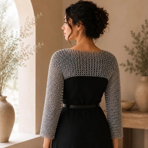 Top de malla de aluminio Duskforge – Malla artesanal de calibre 16 para disfraz de mujer Hanna - Product Image 3