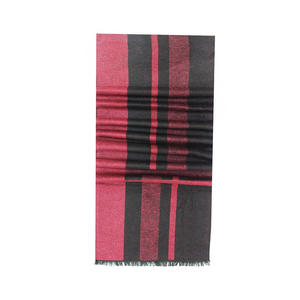 Bufanda de Fútbol Personalizada al por Mayor, de Alta Calidad, Diseño Jacquard, Acrílica, Tejida, para Clubes Deportivos, con Flecos y Borlas - Product Image 2