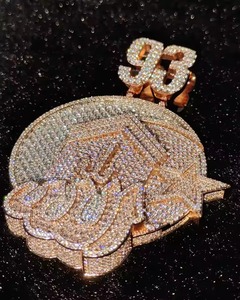 Colgante de Lujo con Número de Moissanita Iced Out, Bañado en Oro de 18K, Micro Pavé, Estilo Hip Hop Rapper Bling, Bicolor, Para Hombre - Product Image 1