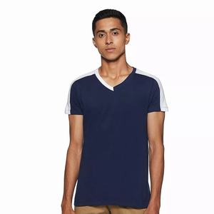 Camiseta de Manga Corta con Cuello en V para Hombre, Azul Marino con Ribete en Contraste Blanco, Corte Regular, Camisa Casual de Algodón Tejido - Product Image 1