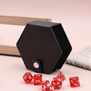 Boîte à dés hexagonale personnalisée de qualité supérieure en cuir PU, boîte à dés pour Dungeons and Dragons avec fermeture magnétique - Product Image 3