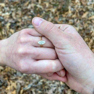 Bague de mariage classique en or massif 14 carats avec diamant de laboratoire taille marquise 2 carats, sertissage cathédrale 6 griffes, certifiée IGI - Product Image 5