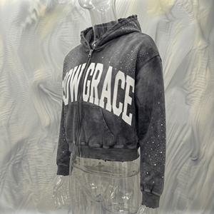 Sudadera con Capucha y Cremallera para Hombre Snow Grace, Corte Holgado, Estilo Informal de Invierno, Diseño con Letras Impresas en Negro - Product Image 4