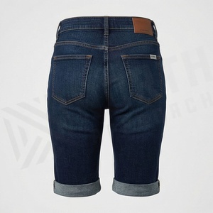 Shorts en jean déchirés personnalisés de couleur premium, style streetwear décontracté d'été, longueur genou, bas de tenue tendance pour femmes - Product Image 2