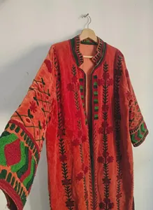 Veste longue élégante pour femme en velours orange brodé style Suzani, col montant, manches longues, motif floral, vêtement d'extérieur bohème pour l'automne - Product Image 2