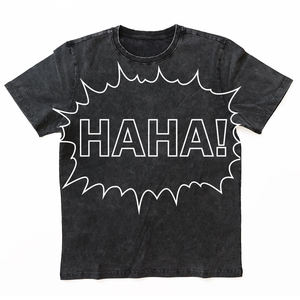เสื้อยืดผู้ชายทรงสบายแบบย้อมสีเอซิดพร้อมโลโก้พิมพ์ลายสกรีน - Product Image 1
