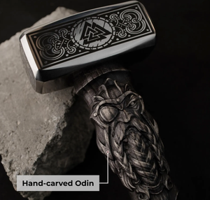 Marteau décoratif de style viking, homme barbu sculpté, manche en bois, tête en métal, motif nordique, 13,3 pouces, accessoire, cadeau - Product Image 4