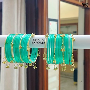 Ensemble de bracelets en gelée verte du Cachemire avec Ghungru pour les deux mains, bijoux traditionnels indiens Chudi pour femmes, bijoux de mariée - Product Image 3