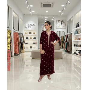 Kaftán de Terciopelo Bordado de Lujo – Disponible en Colores Personalizados – Abaya Bordada a Mano al por Mayor - Product Image 5