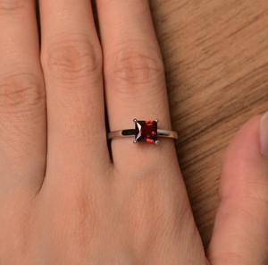 Wholesale Natural Red Garnet <b>Ring</b> 925 Sterling <b>Silver</b> Handmade Princess Cut Garnet <b>Solitaire</b> <b>Ring</b> Gemstone Jewelry for Women - Product Image 3