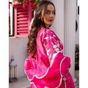 Conjunto de traje de fiesta para mujer con hilo y secuencia de trabajo superior-inferior y Dupatta para un aspecto elegante - Product Image 5