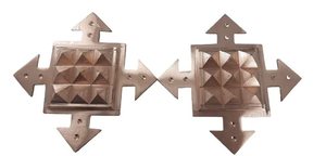 Flèche à quatre directions en laiton poli avec 4 plaques pyramidales, thème Amour, Correction Vastu, Énergie Positive, Ensemble de 1, Taille 6x6 pouces - Product Image 6