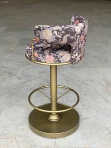 Chaise de bar moderne et durable avec accoudoirs fixes, assise en tissu floral, dossier et structure en acier inoxydable pour la maison, le bureau ou les centres commerciaux - Product Image 2