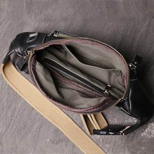 Sac à bandoulière en cuir Petit élégant pour elle Sling Crossbody Caramel Brown Side Purse LCB-0043 - Product Image 4