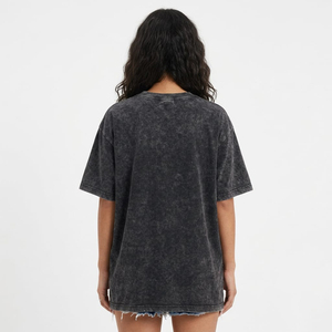 เสื้อครอปท็อปผู้หญิง สกรีนโลโก้ได้ ผ้าคอตตอนวินเทจฟอกสี เซ็กซี่ สไตล์สตรีทแวร์ - Product Image 3