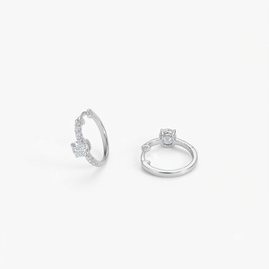 Boucles d'oreilles créoles solitaires en or massif 10K 14K 18K avec diamant de laboratoire rond certifié IGI, couleur DEF, clarté VS VVS, vente en gros - Product Image 4
