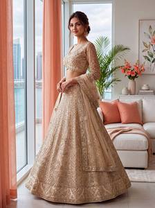Ensemble Lehenga Moderne Beige Brodé Longueur Ras du Sol Infroissable avec Dupatta en Tulle et Blouse Col V – Tenue Lehenga pour Mariage et Banquet - Product Image 1