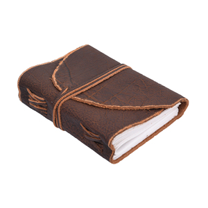 Diario hecho a mano con cubierta de cuero genuino vintage y correa para atar. - Product Image 2