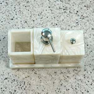 Juego de Baño Moderno de Resina Rectangular de 4 Piezas Jameel & Sons con Dispensador de Jabón - Product Image 5