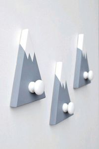 <b>Rustic</b> <b>Wooden</b> Wall Key Holder Organizer with Shelf and Metal Hooks for Entryway Home Decoration and Key Storage - Product Image 3