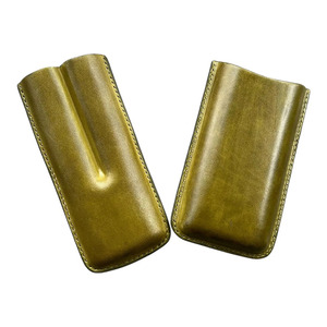 Estuche de viaje de cuero de alta calidad para cigarros con cortador integrado, funda protectora con acabado de cuero genuino y cortador integrado. - Product Image 5
