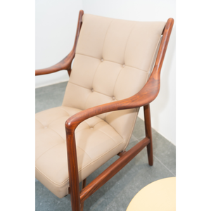 Modern <b>Grey</b> Tufted Leather Lounge Chair Walnut Wood Armrests Solid Wood <b>Frame</b> for Living Room Hotel Villa PISANO - Product Image 3
