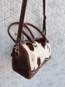 Nouveauté 2026 : Sac à bandoulière Speedy en cuir repoussé à la main avec fermeture éclair, en peau à poils, style classique, pour femme, usage quotidien - Product Image 2