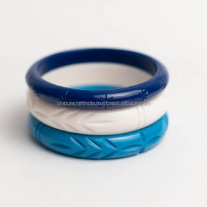 Bracelet en résine de style nouveau, différentes couleurs mélangées et bracelet en résine pour femmes, design personnalisé et bracelet en résine - Product Image 4