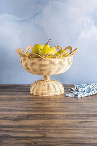 Corbeille à fruits classique en rotin festonné, panier surélevé tressé avec bord décoratif en boucle - Product Image 4