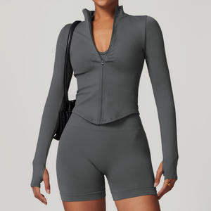 Traje de Yoga Personalizado Estilo Europeo y Americano, Chaqueta de Yoga con Cuello Alto y Cremallera, Manga Larga, Shorts de Yoga Ajustados sin Costuras con Cintura Alta - Product Image 4